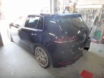 150423 VWｺﾞﾙﾌR ﾘｱｳｨﾝｸﾞ塗装取付とﾘｱﾊﾞﾝﾊﾟｰのﾗｲﾝ入れ
